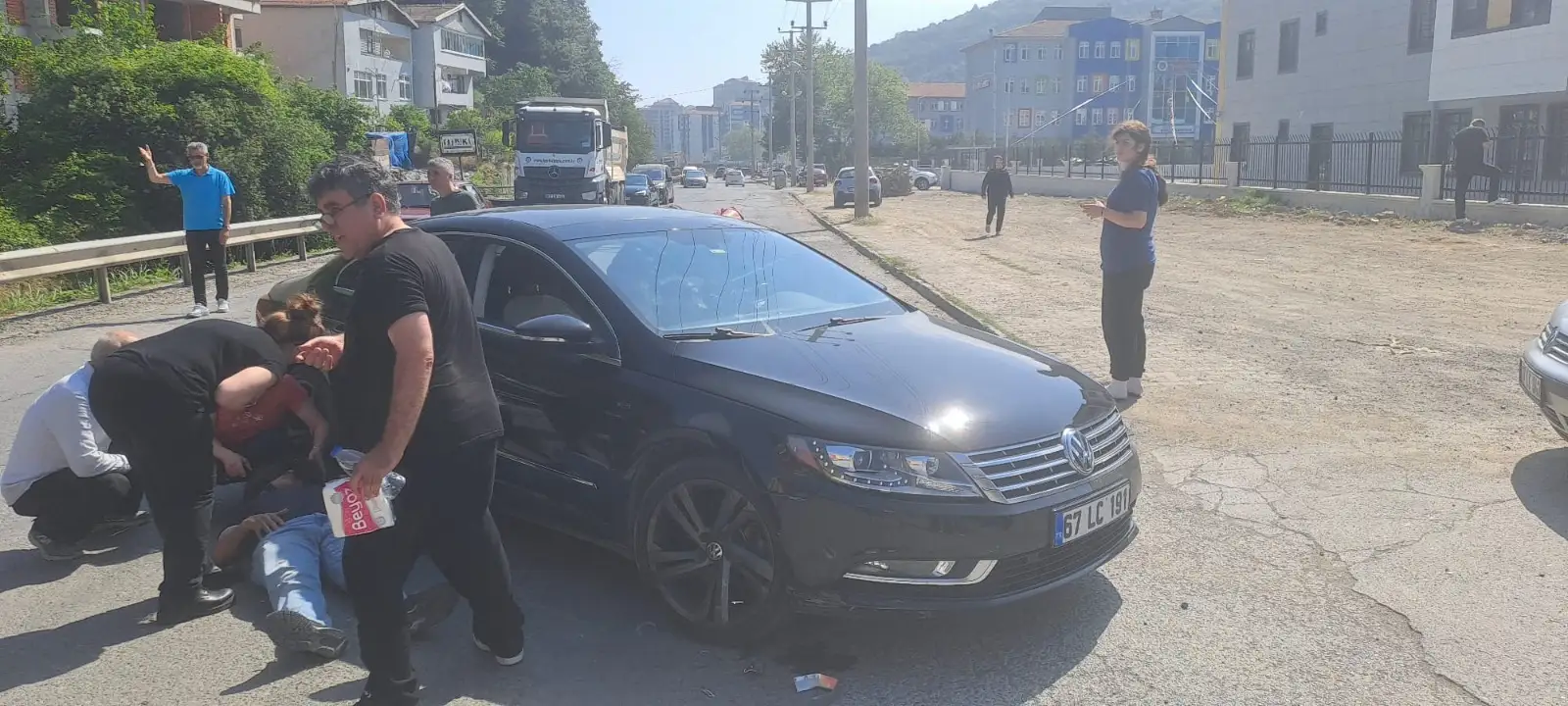 Motosiklet ile otomobil çarpıştı: 1 Yaralı