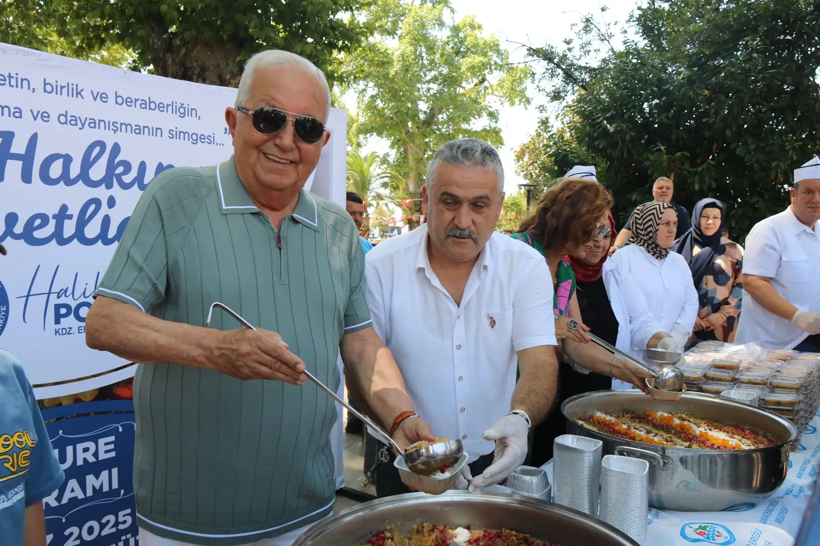 KDZ. EREĞLİ BELEDİYESİ, BİNLERCE AŞURE DAĞITTI