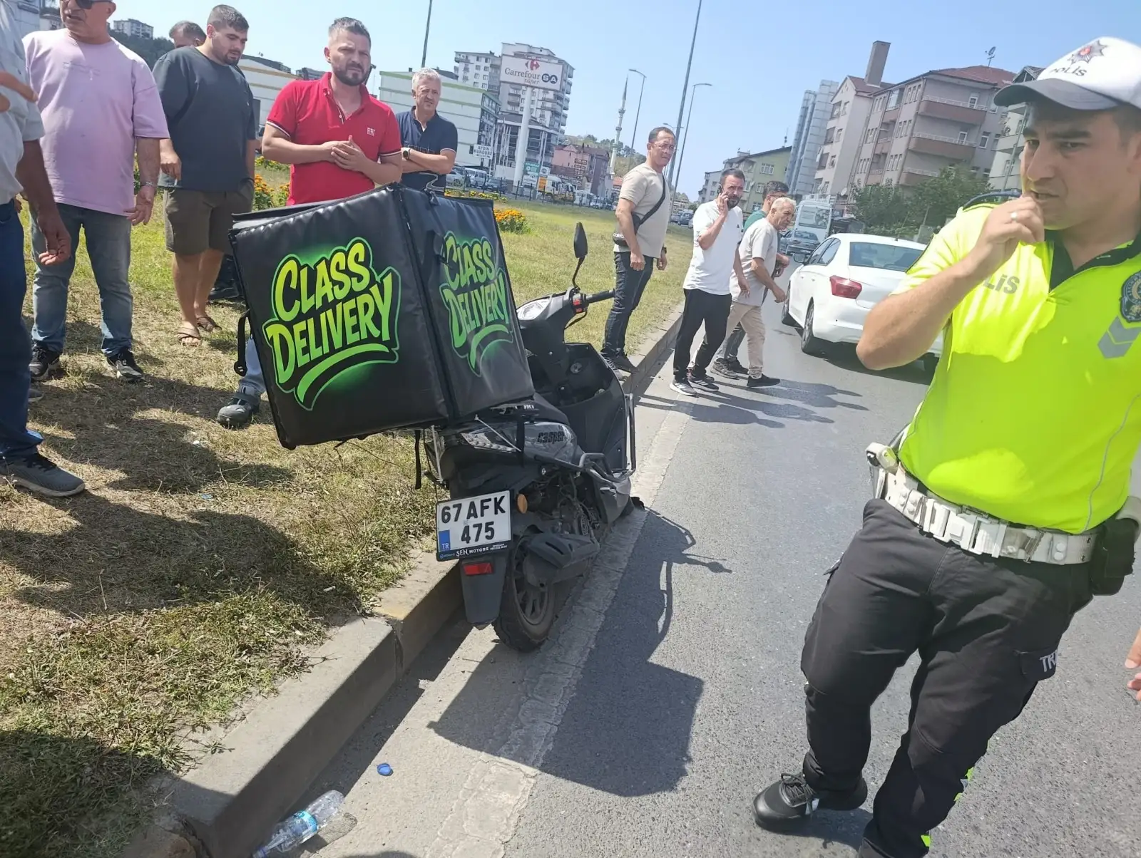 Motosiklet yayaya çarptı