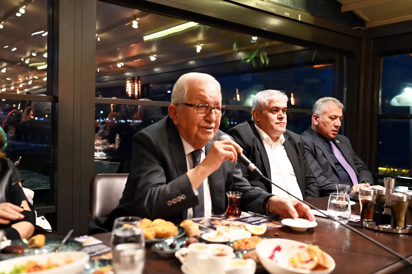 MECLİS ÜYELERİ BAŞKAN POSBIYIK’IN İFTARINDA BULUŞTU