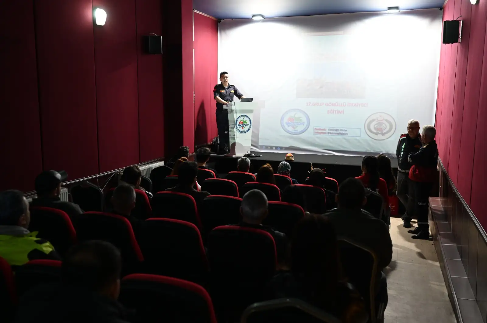 GÖNÜLLÜ İTFAİYECİ EĞİTİMİ REKOR KATILIMLA BAŞLADI