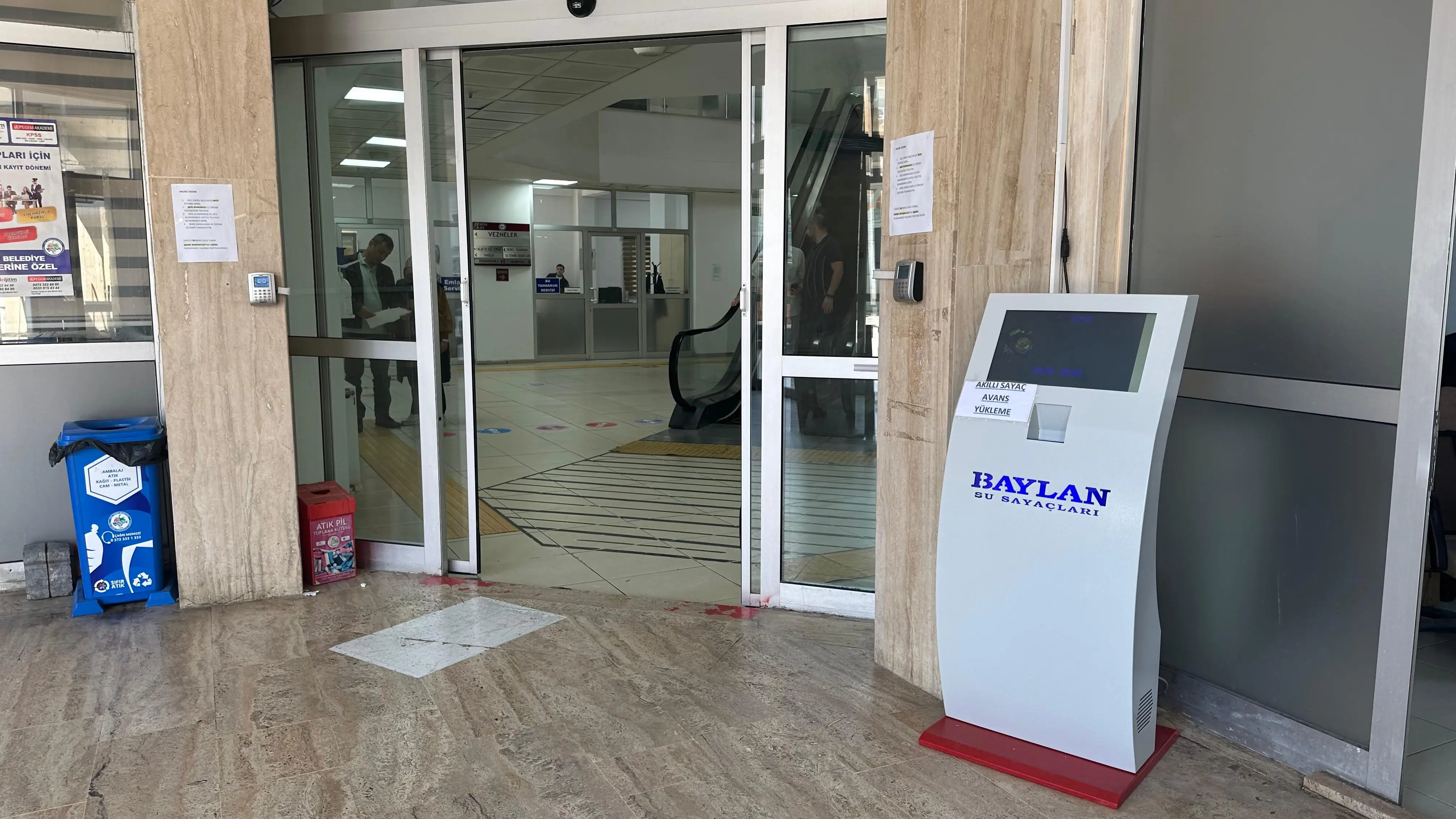 Belediye Önünde Avans Su Yükleme Noktası Hizmete Açıldı..