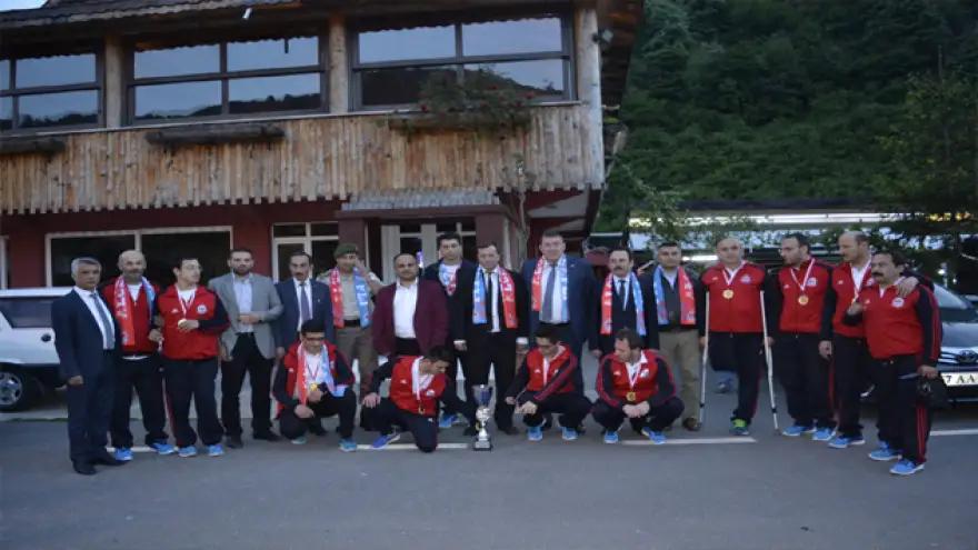 Şampiyonluk yemeğinde buluştular 