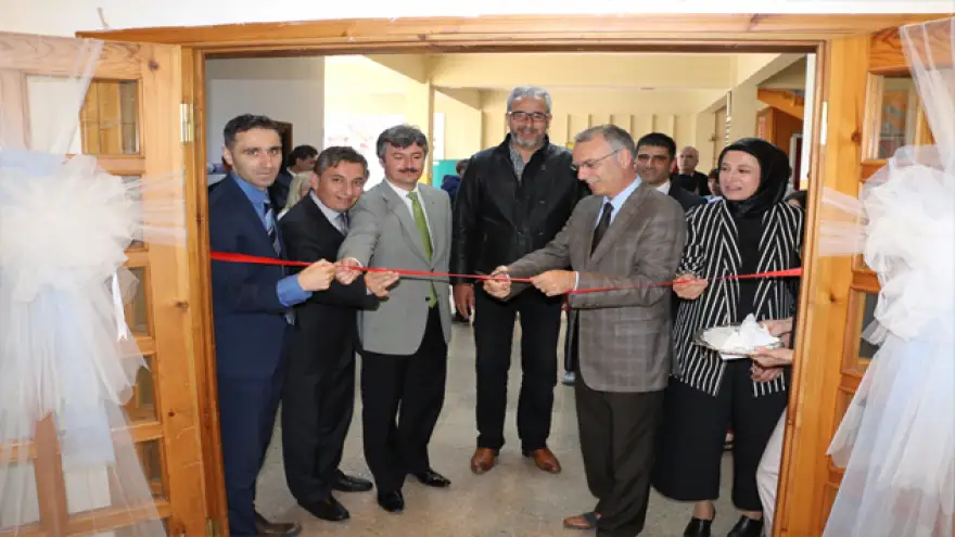 Sağlık çalışanlarından resim sergisi