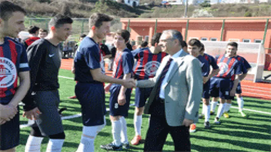 ÇİMENOĞLU OKULLARARASI FUTBOL TURNUVASINI İZLEDİ