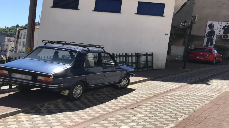 Kaldırımlara Park Edilen Araçlara Tepki