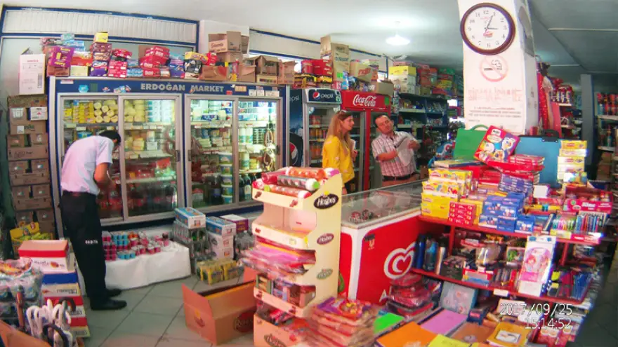 Zabıta, okul çevrelerindeki iş yerlerini denetliyor