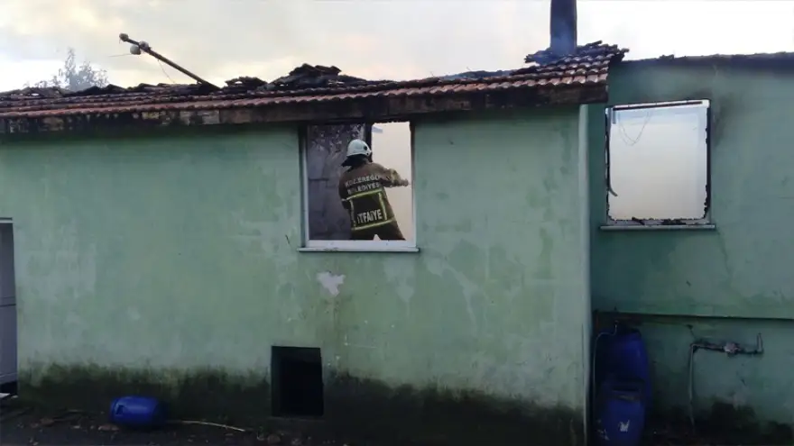 6 Kişilik aile yangında evsiz kaldı