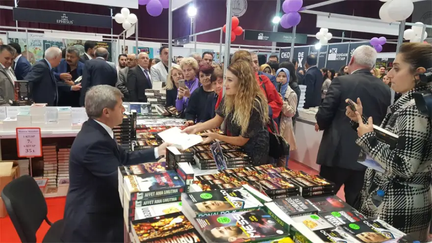 Bilgi İyi Fikir Verir, Kitap Bilgidir. 