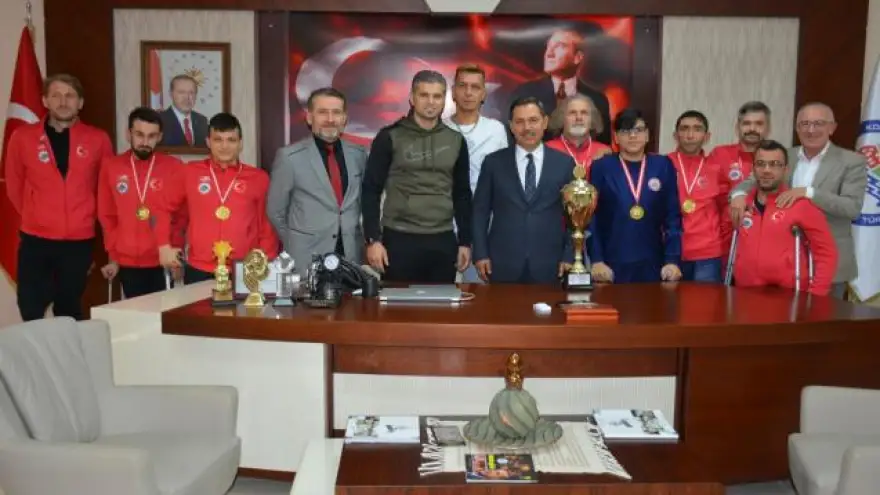 Şampiyonlar Başkan’ı ziyaret etti...