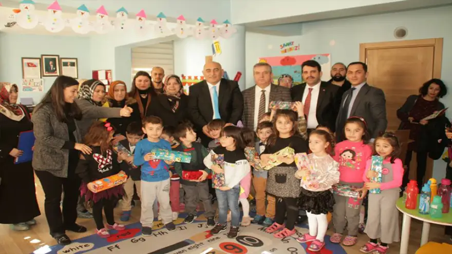 Şahin, öğrencilerin sevincine ortak oldu...