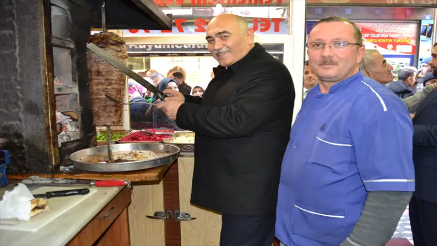 Şahin, esnaf ziyaretlerine devam ediyor...