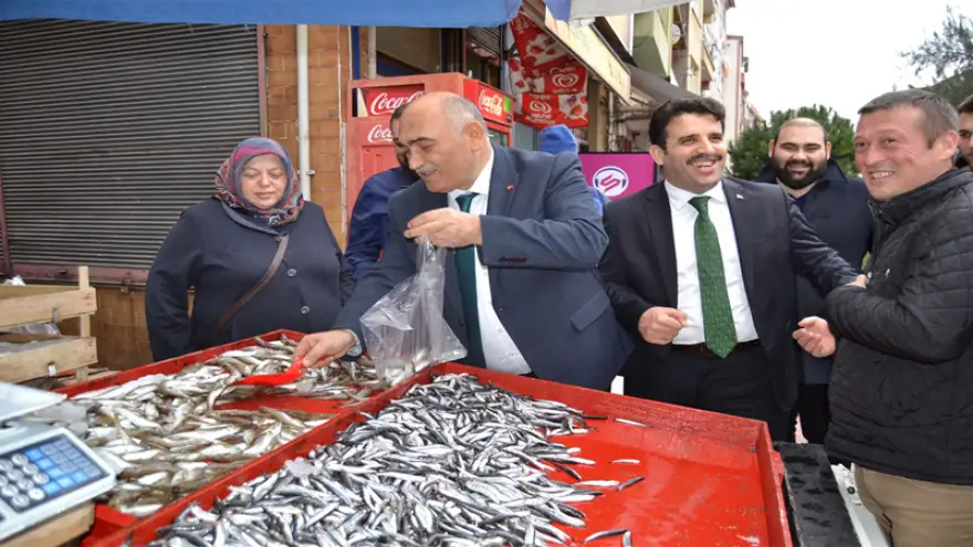 Şahin, “Belediye bütçesinde sokaktaki simitçinin bile hakkı var"