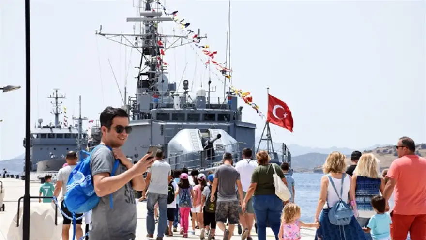 Gemiler ziyarete açılıyor...