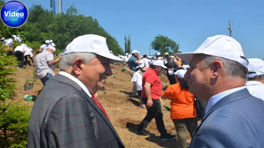 Posbıyık ve Çorumluoğlu öğrencilerle fidan dikti...