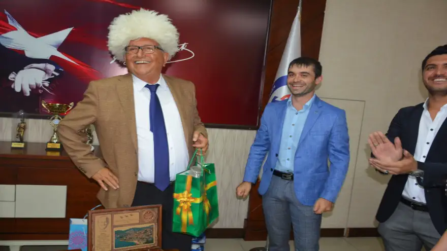 Belediye binası rengarenk