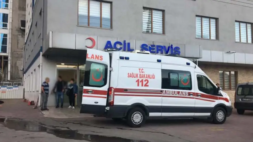 Eşini göğsünden vurdu!...