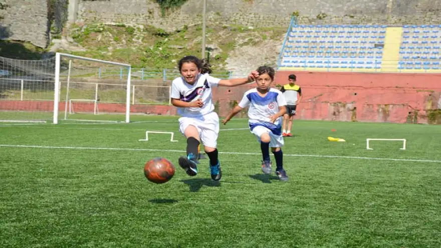 Futbol Okulu, 310 öğrenci ile çalışmalarını sürdürüyor