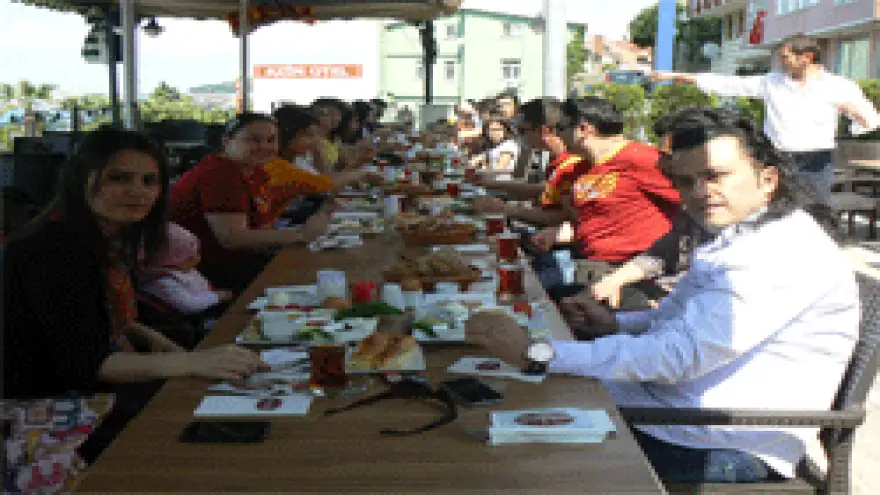 BİZ BİRLİKTE VARIZ BİRLİKTE GÜÇLÜYÜZ