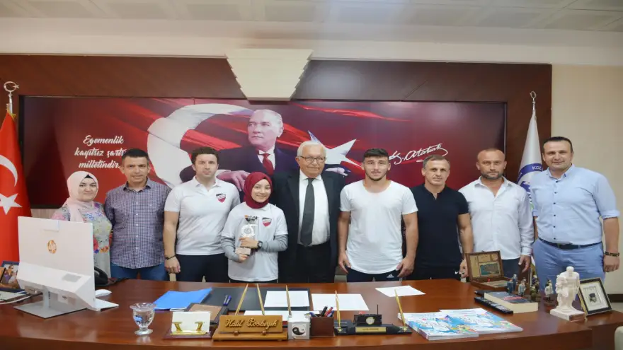 Posbıyık:"Başarı hikayelerini duyunca mutlu oluyorum"