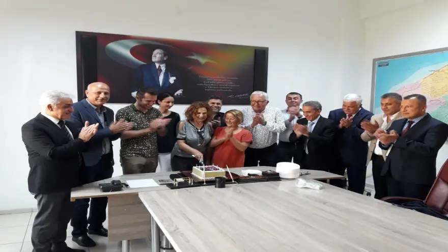 Neriman Posbıyık'a süpriz doğum günü partisi