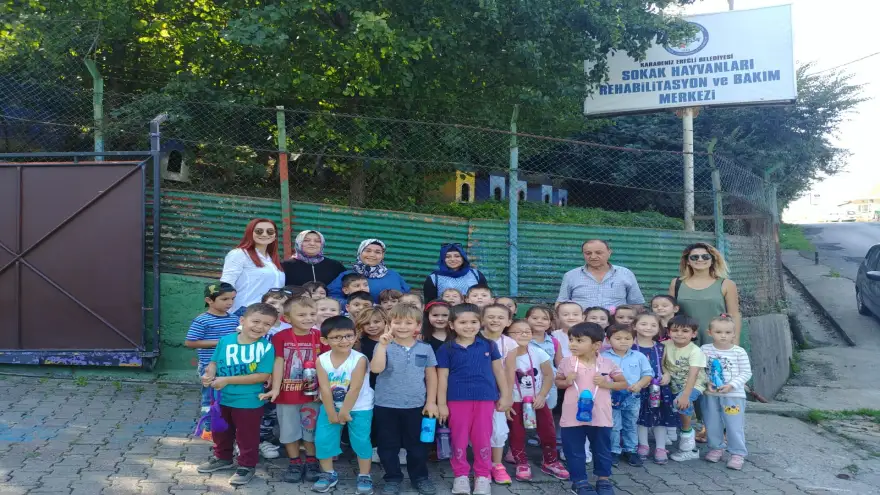 Minik kalplerden mama desteği...