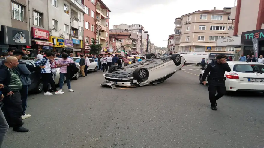 Direksyon hakimiyetini kayden sürücü takla attı...