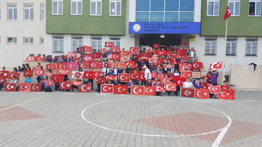 Çorumluoğlu: " Hepimiz Cumhuriyet'in bekçileriyiz"