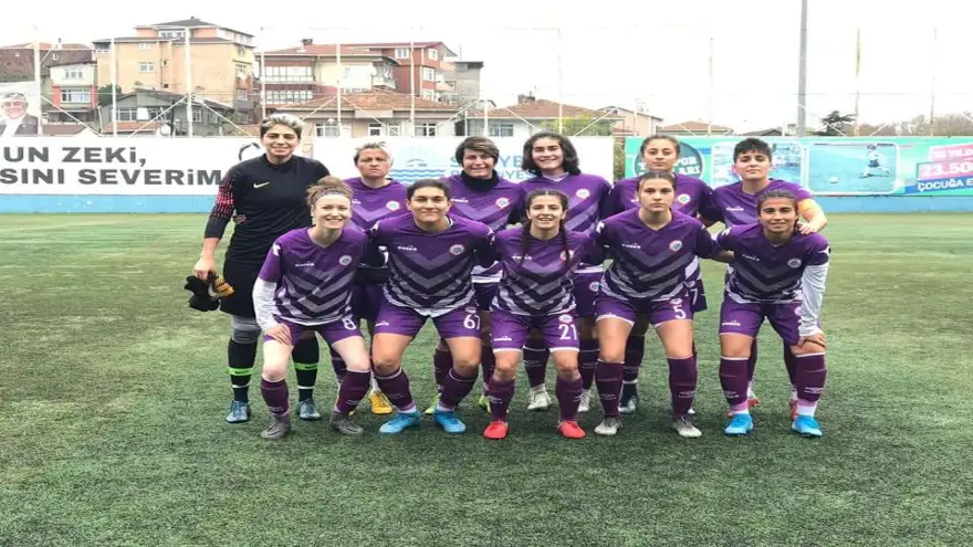 Kızlar son saniye golüne engel olamadı: 3-2