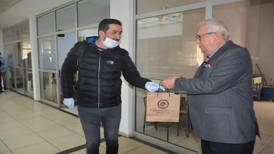 Posbıyık’tan, Gazetecilere virüsten korunma çantası