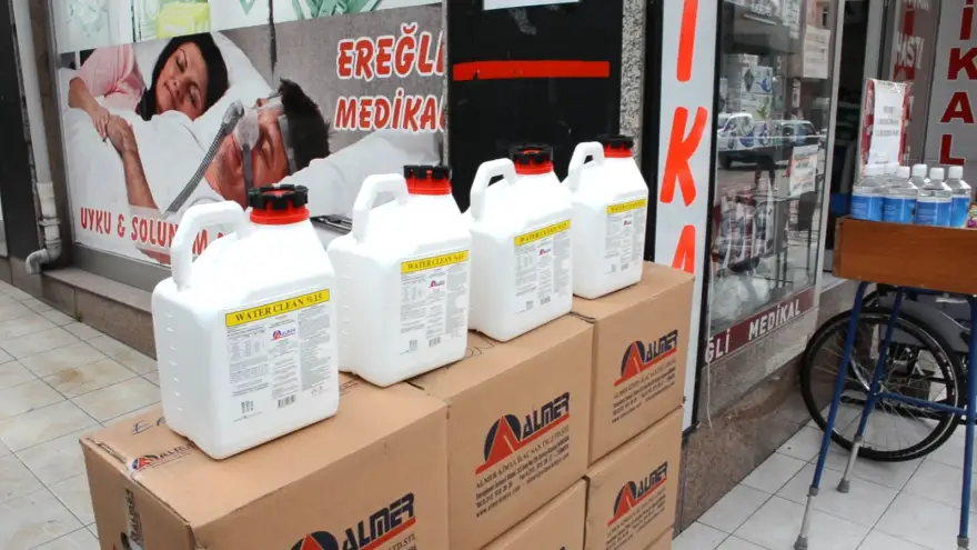 Belediye'ye 200 litre yüzey dezenfektanı bağışlandı