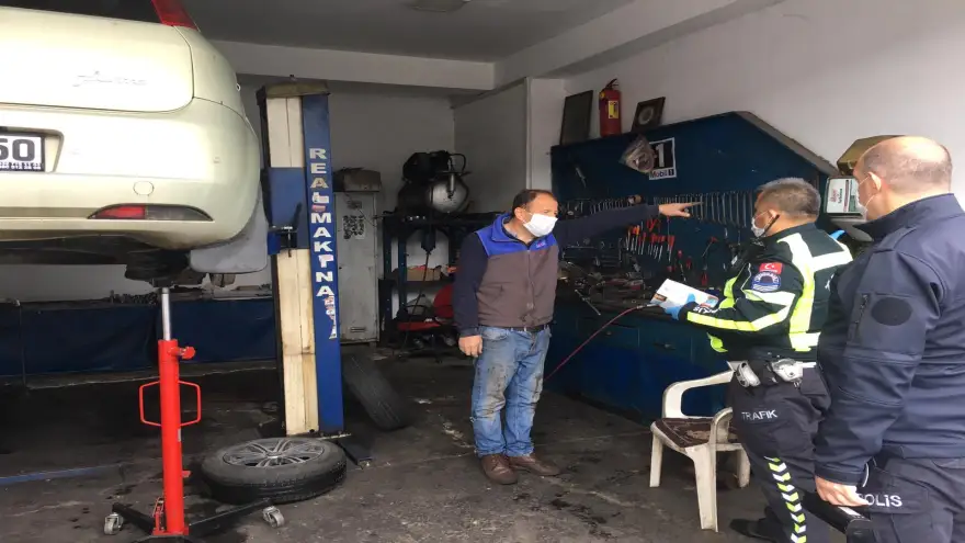 Ereğli Polisi 10 Bin adet maske dağıttı