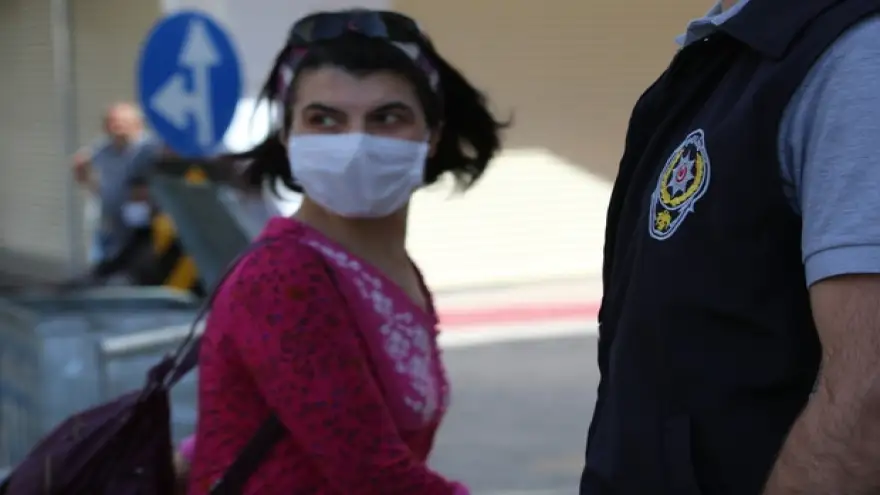 Ereğli'de, 76 kişiye maske takmamaktan ceza kesildi