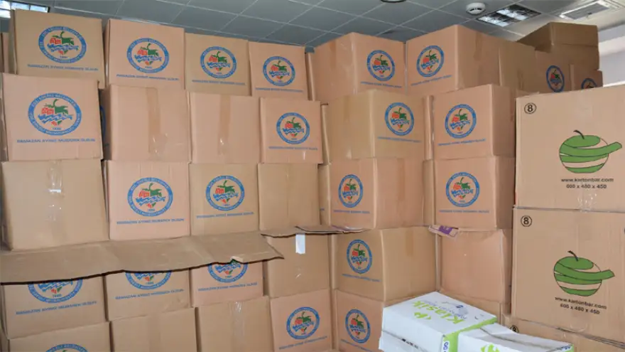 800 Aileye gıda ve giysi yardımı