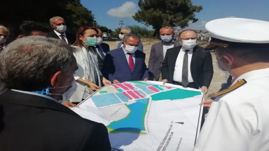 Kampüs alanında inceleme