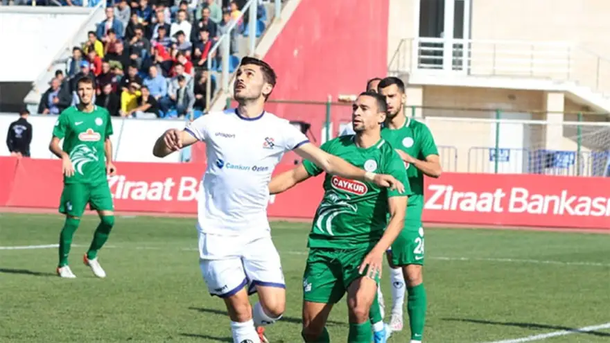 Defensa tecrübeli isim