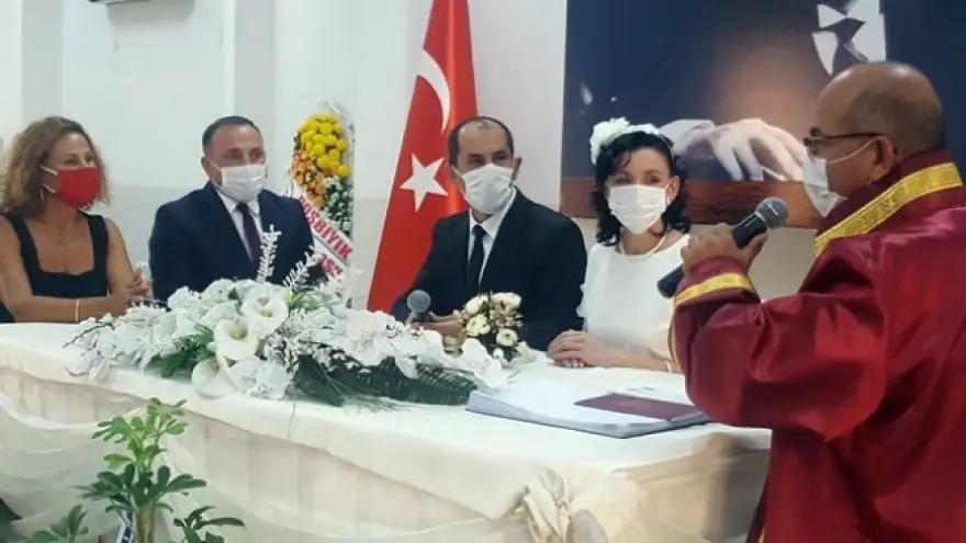 Gazeteciler Engin Pınar ve Sibel Bozkurt dünya evine girdi