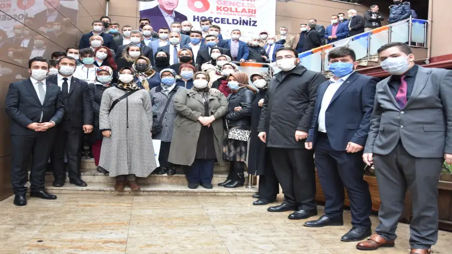 AK Parti gençlik kollarında bayrak değişimi