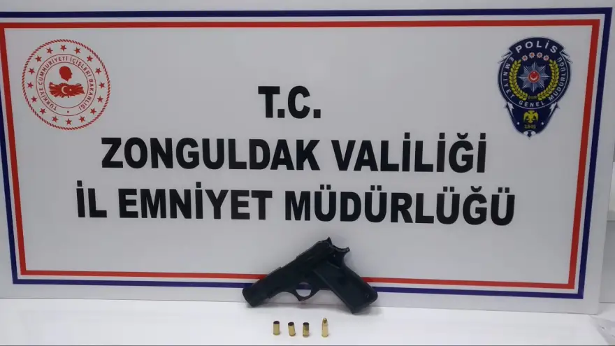 Ruhsatsız tabanca ile yakalandı...