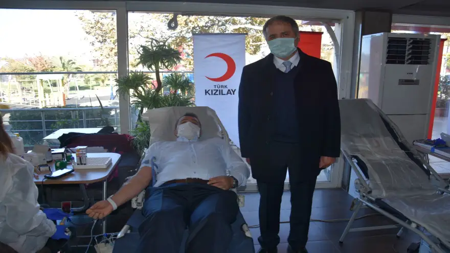 Ak Parti'den Pandemiye rağmen...