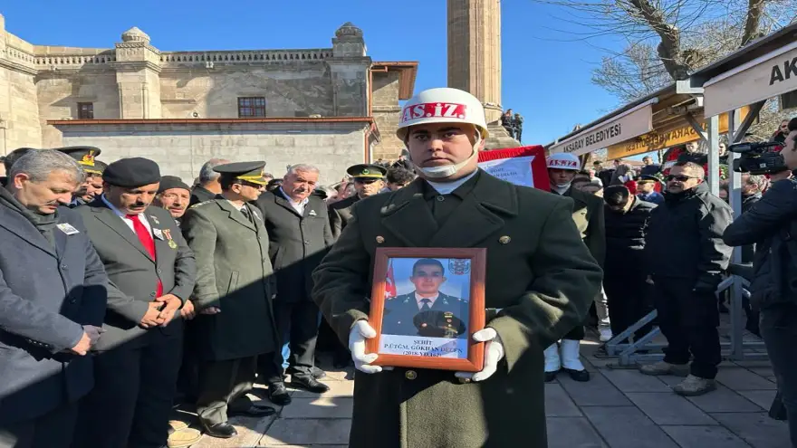 Yavuzyılmaz, şehit düşen Üsteğmen  Delen'i son yolculuğuna uğurladı