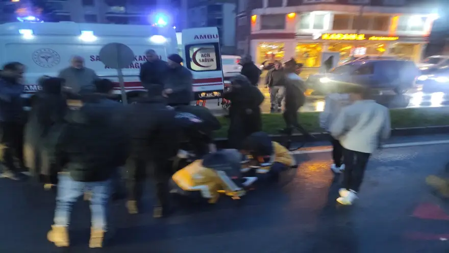 Yolun karşısına geçmek isterken  Otomobil çarptı