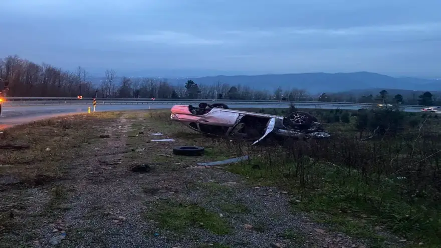 Takla atan araçta 4 kişi yaralandı…