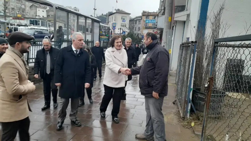 Özdemir, esnaftan destek istedi..