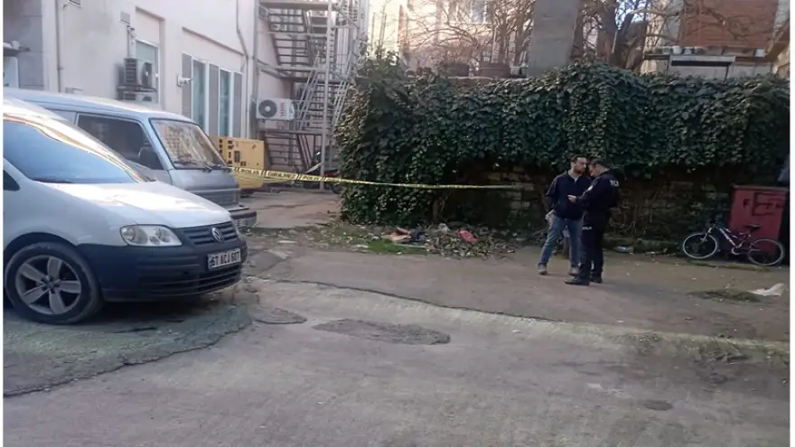 Bıçaklı kavgada 1'i ağır 2 Kişi yaralandı...