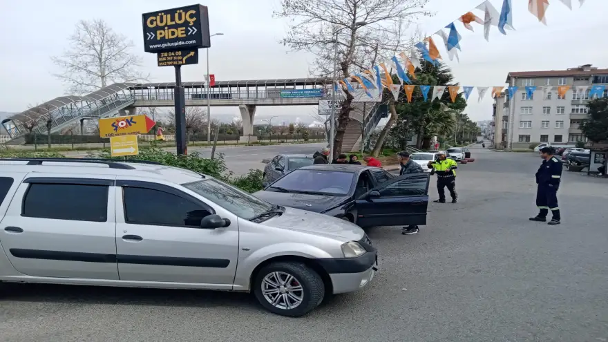 İki aracın çarpıştığı kazada bir kişi yaralandı...