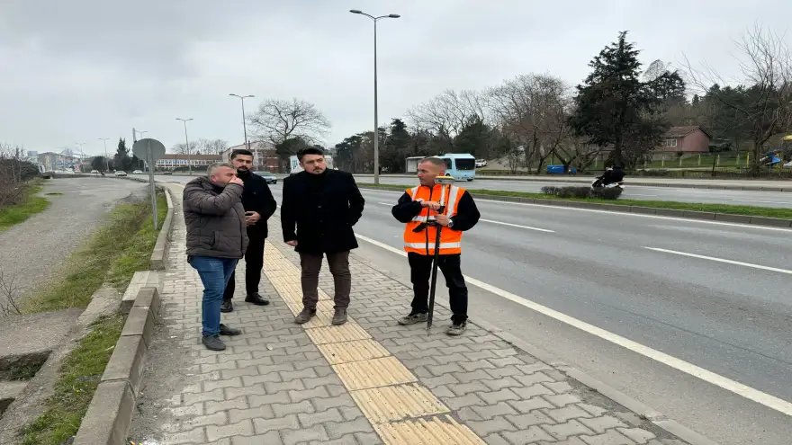 Andiç, karayolu ekiplerinin çalışmalarını inceledi.