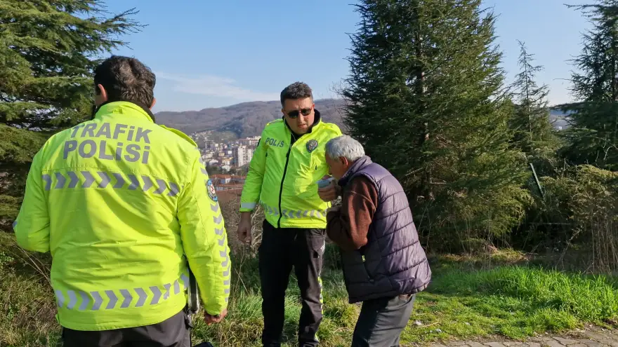 128 promil alkollü sürücü çalılıklara uçtu...