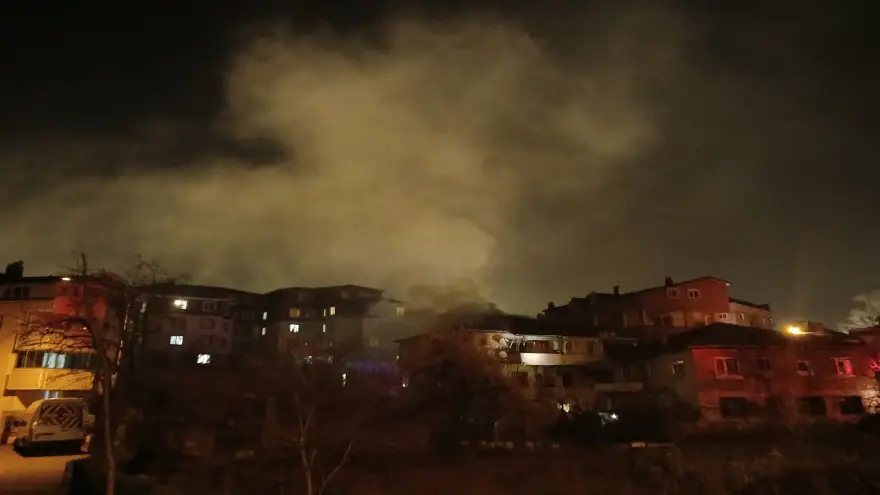 İçtiği sigara evi yaktı...