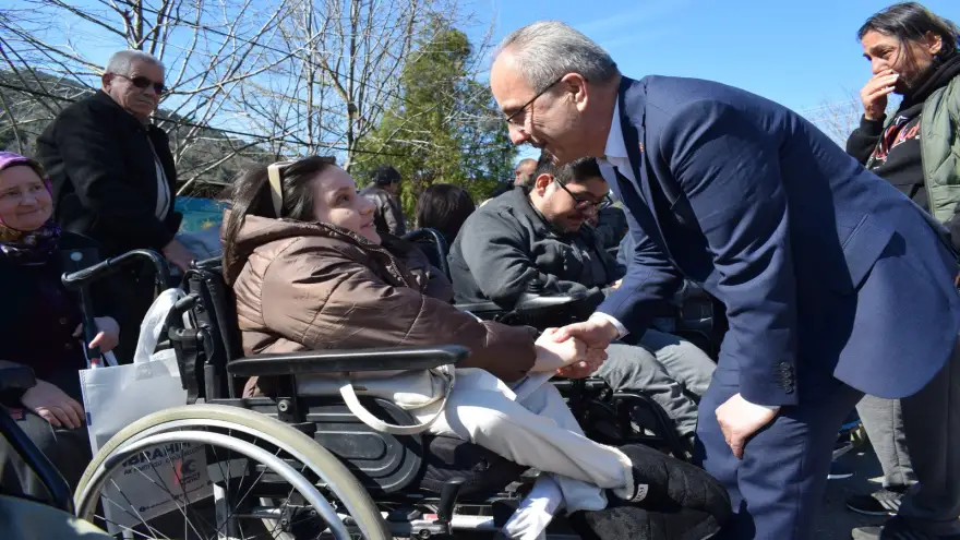 Sezer'den FED ve Huzurevi ziyareti..